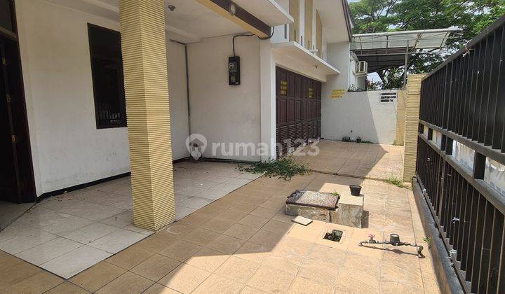 Rumah Unfurnished di Darmo Harapan, Surabaya 2