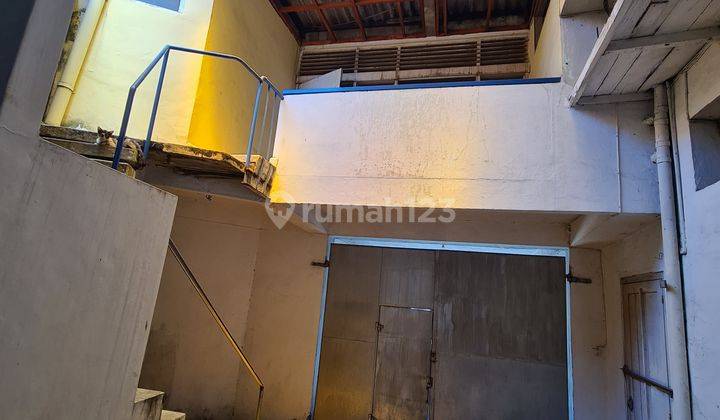Rumah 2 Lantai Butuh Renovasi di Jl. Bunguran, Surabaya 7