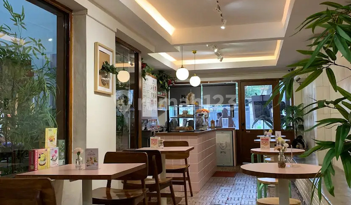 Dijual Ruang Usaha Ex Cafe Pusat Kota Surabaya Siap Pakai