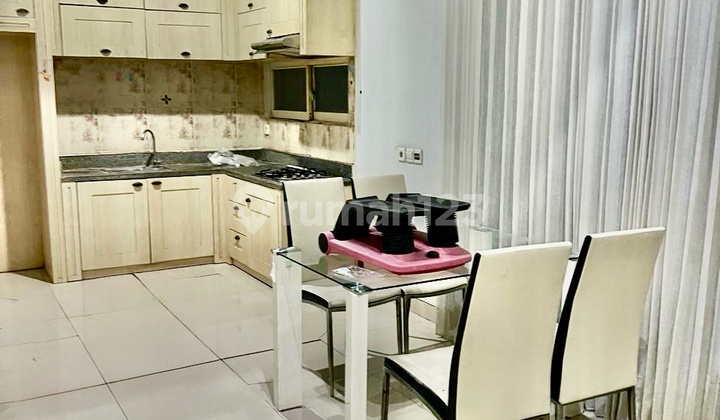 For Sale or Rent: The Mansion Pakuwon Indah House, 3 Bedrooms, Semi-Furnished, Near Highway 2