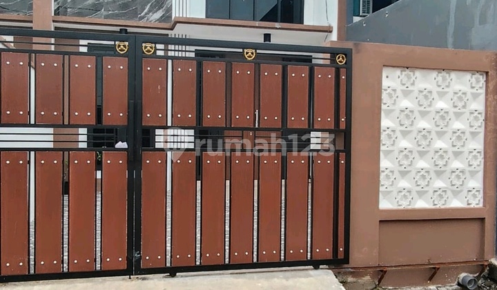 Dijual Rumah di Tambak Medokan Ayu