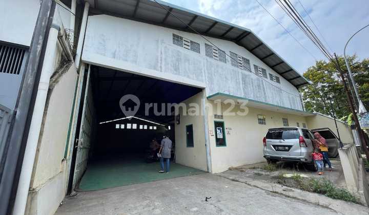 Warehouse in the Wing of Soekarno Hatta, East Bandung Warehouse in the Wing of Soekarno Hatta, East Bandung