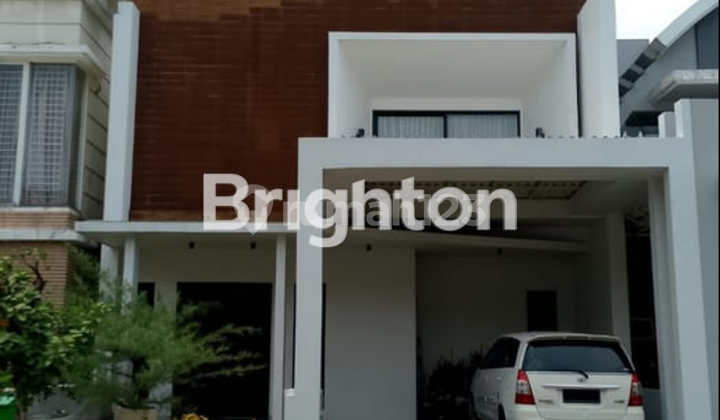 RUMAH BAGUS MINIMALIS DI ROYAL RESIDENCE SURABAYA, FASILITAS LENGKAP : SEKOLAH NASIONAL PLUS, PUSAT PERBELANJAAN, CLUB HOUSE & TAMAN, DEKAT PAKUWON MALL
