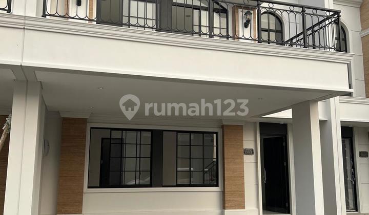 Disewakan Rumah Pik2 Big Balcony, 3 Kamar Tidur