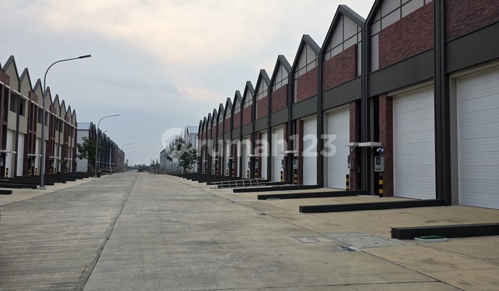 Ready to Use Bizpark Pik2 Warehouse, 6x20 with Office Ready to Use Bizpark Pik2 Warehouse, 6x20 with Office