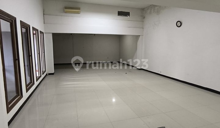 Former Office House in Taman Bendul Merisi South, South Surabaya Former Office House in Taman Bendul Merisi South, South Surabaya