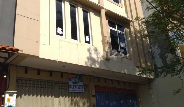 Ruko di jalan raya MERR, Surabaya Timur Ruko di jalan raya MERR, Surabaya Timur