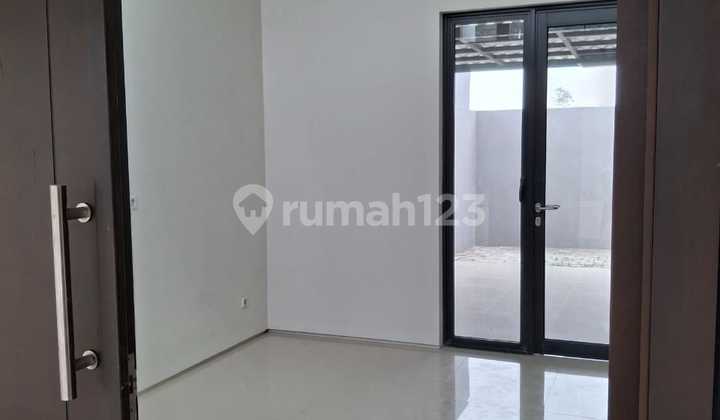 New House in Grand Sunrise Housing, Menganti, Gresik New House in Grand Sunrise Housing, Menganti, Gresik