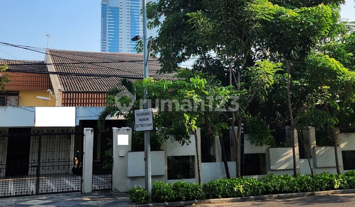 Lokasi Sangat Komersial, di Jl Raya Kertajaya Indah, Surbaya Timur