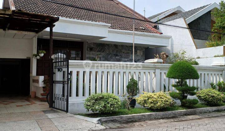 Rumah sangat terawat di Saronojiwo, Surabaya Selatan Rumah sangat terawat di Saronojiwo, Surabaya Selatan