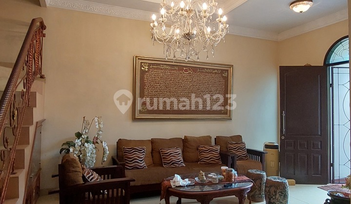 Rumah Mewah Taman Beverly Golf Lippo Karawaci Tangerang 2