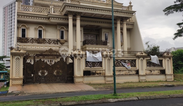 Minimalist Auction House Ready to Occup 2