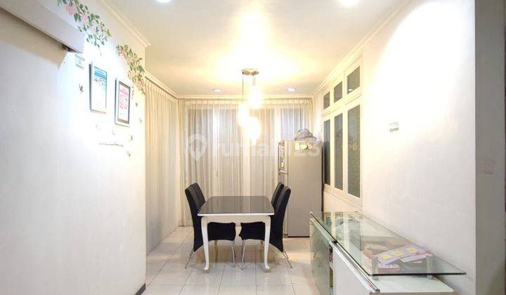 Rumah bagus 2 lantai Graha Family Semi Furnished 1