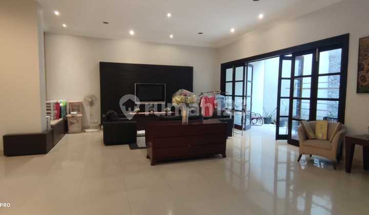 rumah Exlusive Central Park Dkt MERR Klampis Manyar