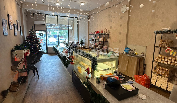 Raya Klampis Jaya Densely Populated 3 Floors Suitable for Office Cafe Depot