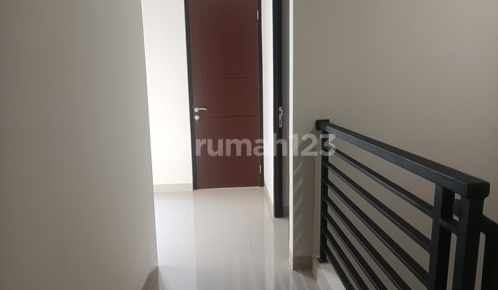 Rumah Cantik 2 Lantai New Persada Sayang Rawa Buaya  2