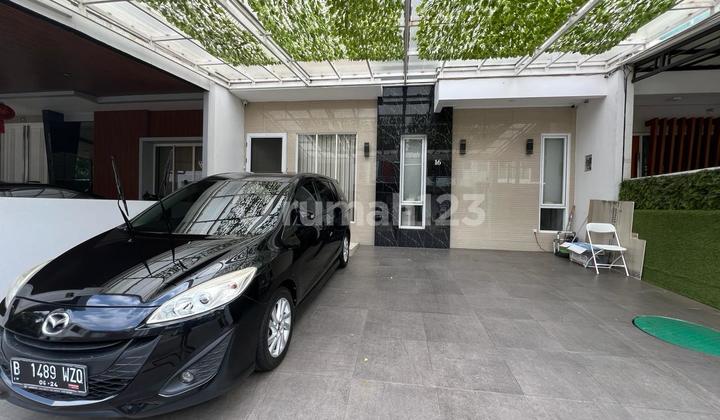 Rumah Cantik 3,5 Lantai Puri Mansion Kembangan