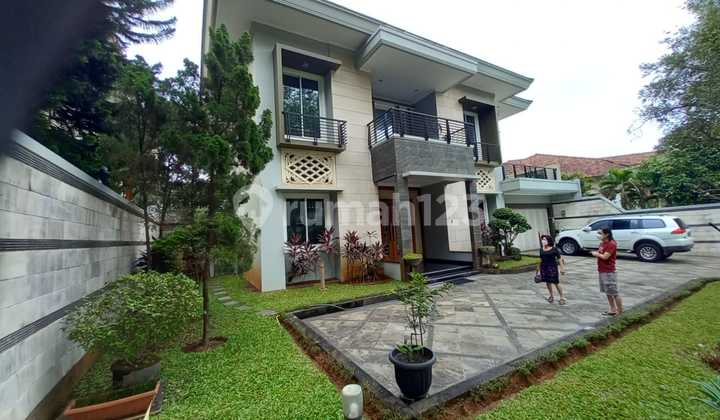 Luxury House on Jl. Boulevard Lippo Karawaci Tangerang 2