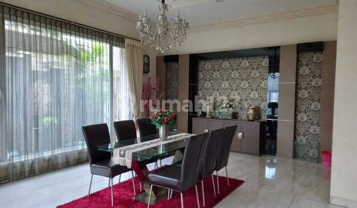 Luxury House on Jl. Boulevard Lippo Karawaci Tangerang Luxury House on Jl. Boulevard Lippo Karawaci Tangerang