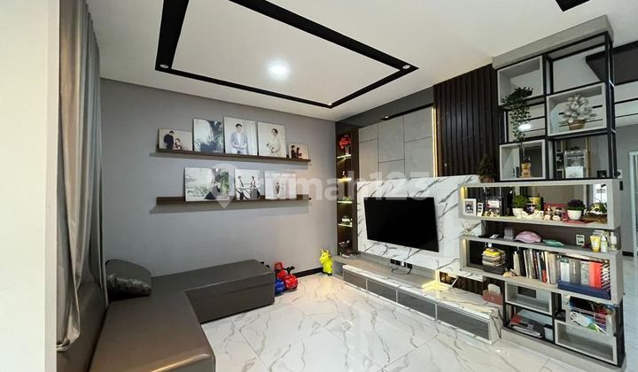 Beautiful & Luxurious House in Green Lake City