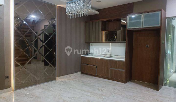 Rumah Cantik 3 Lantai Puri Mansion Kembangan Jakarta Barat 2