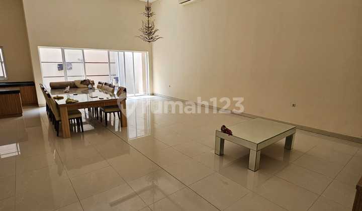 Rumah Cantik New 3 Lantai Jl.boulevard Citra Garden 5