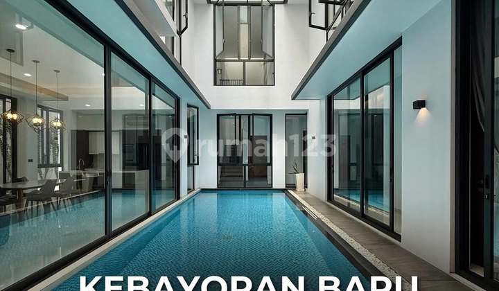 Luxurious Modern House in Kebayoran Baru, Land Area 340 Building Area 500