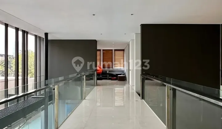 Luxurious House By Nataneka di Kebayoran Baru, LT 372 LB 700 2