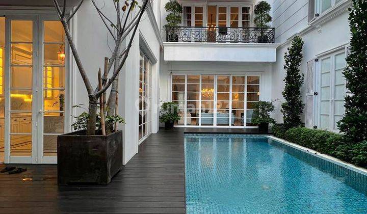 Luxurious Classic House at Menteng, Fully Furnished (LT/LB: 474/1200) 1