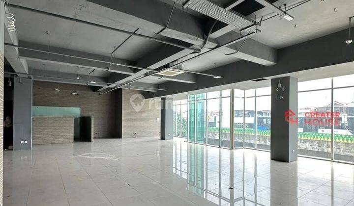 Office Building 3 Lantai di Senopati Area, LT 601 LB 2000 1