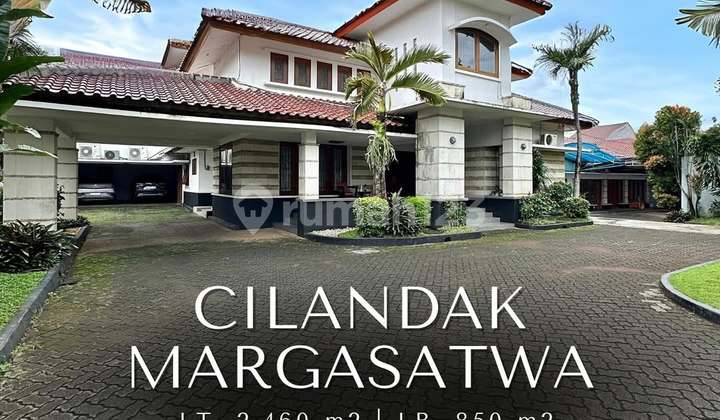 Luxury House 2 Buildings in Cilandak Margasatwa, Land Area 2460 Building Area 850