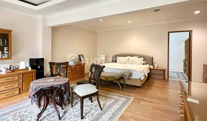 Rumah Bagus Siap Huni di Menteng - Pegangsaan, LT 537 LB 1100 2