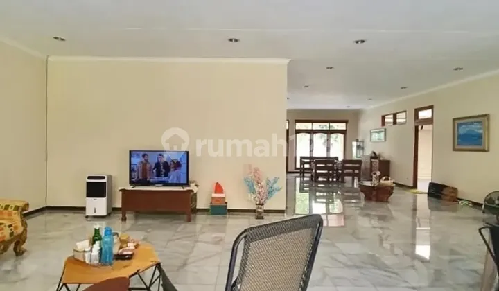 Rumah Hitung Tanah Bisa Dibeli Sebagian di Kemang, LT 2028