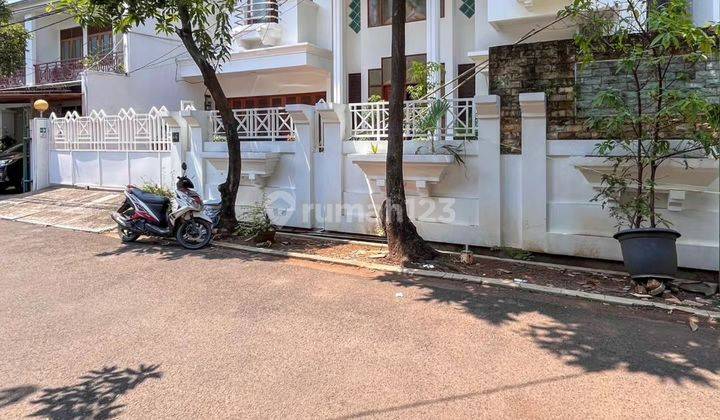 Rumah Terawat Siap Huni Di Townhouse Mega Kuningan, Lt 383 Lb 750 1