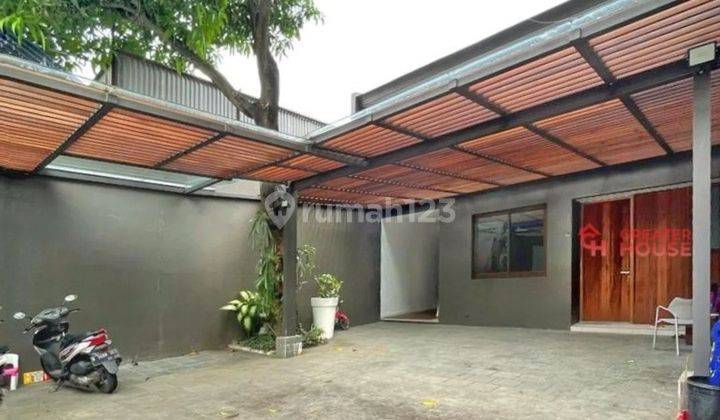 Tropical Minimalist House di Townhouse Kemang, Lt Lb 400 450 2