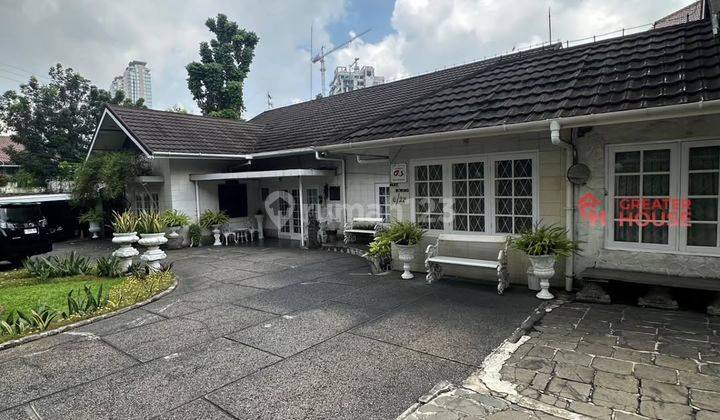 Rumah Luas dekat ke Senayan di Area Komersil Kebayoran Baru, LT 1470 LB 780 1