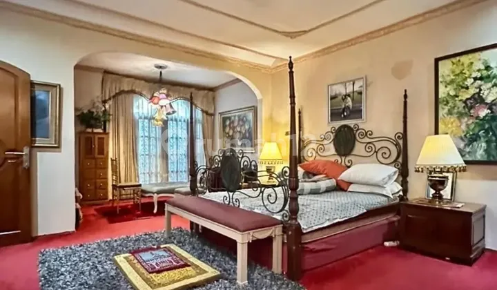 Rumah Terawat Halaman Luas di Tebet, LT 1000 LB 1200 2