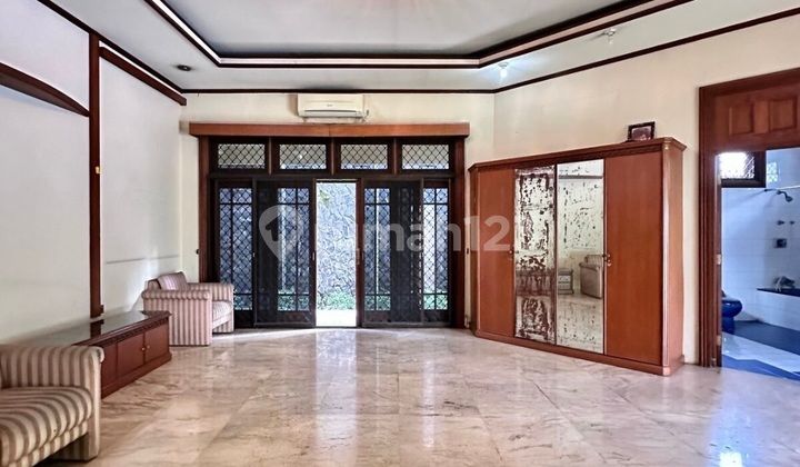 Rumah Terawat Halaman Luas di Patra Kuningan, LT 1251 LB 1070 2