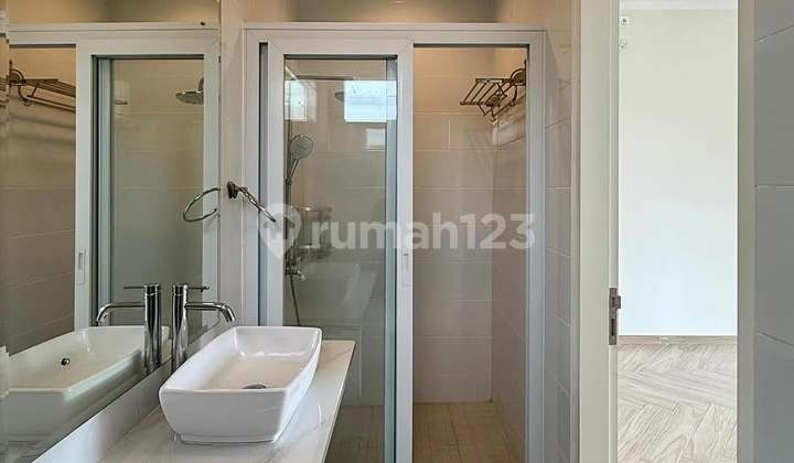 Rumah Cantik Terenovasi di Lebak Bulus, LT 266 LB 300 2