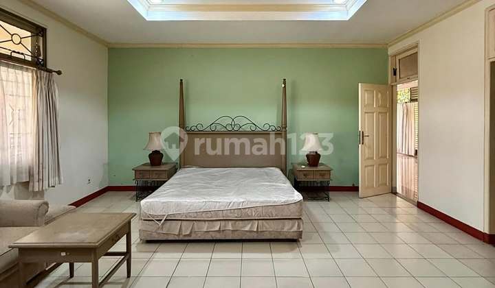 Rumah Bagus Siap Huni Depan Taman Bintaro Sektor 1, LT 823 LB 500 2