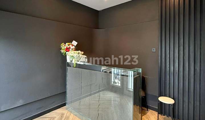 Rumah Cocok untuk Home Office, Klinik, dan Usaha di Area Senopati, LT 360 LB 600 2