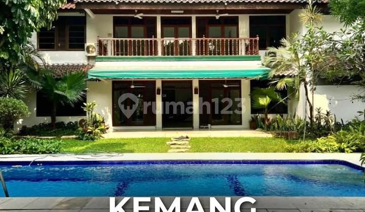 Beautiful House Ready to Occupied with Spacious Yard in Kemang, Land Size 1029 Building Size 450 Beautiful House Ready to Occupied with Spacious Yard in Kemang, Land Size 1029 Building Size 450