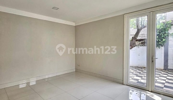 Rumah 1 Lantai Halaman Luas di Bangka - Kemang, LT 696 LB 325 2