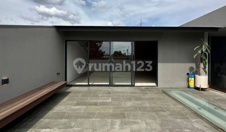 Rumah Tropical Modern Dalam Townhouse di Kemang, LT 224 LB 380 2