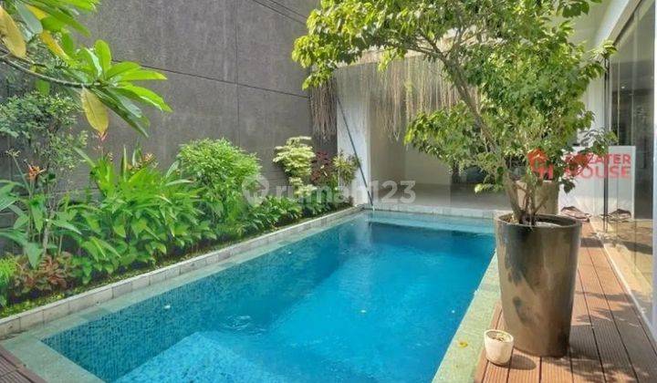 Tropical Minimalist House di Townhouse Kemang, Lt Lb 400 450 1