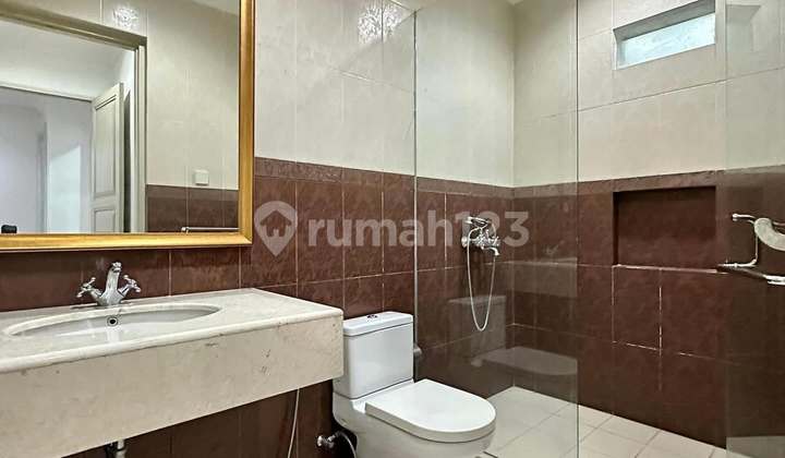 Rumah Bagus Siap Huni dalam Townhouse Kemang, LT 247 LB 385 2