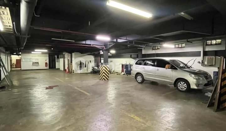 5-Story Ex-Hotel Building in Setiabudi, LT 1065 LB 2252 2