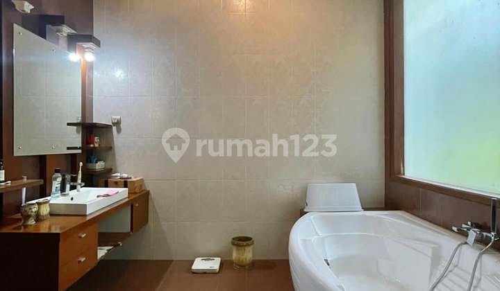 Rumah Modern Tropis Halaman Luas di Kebagusan LT 1431 LB 500 Rumah Modern Tropis Halaman Luas di Kebagusan LT 1431 LB 500