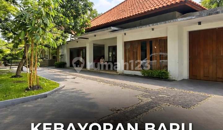 Luxury Ready-to-Occupy House in Prime Area Kebayoran Baru, Land Size 1451, Building Size 800