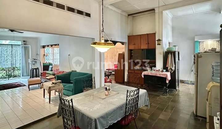 Rumah Terawat 1 Lantai di Senopati, LT 401 LB 300 2